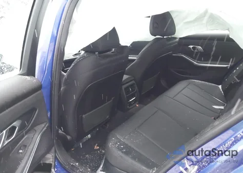 2021 BMW 330I xDrive z USA, uszkodzony, nr VIN 3MW5R7J03M8B56433